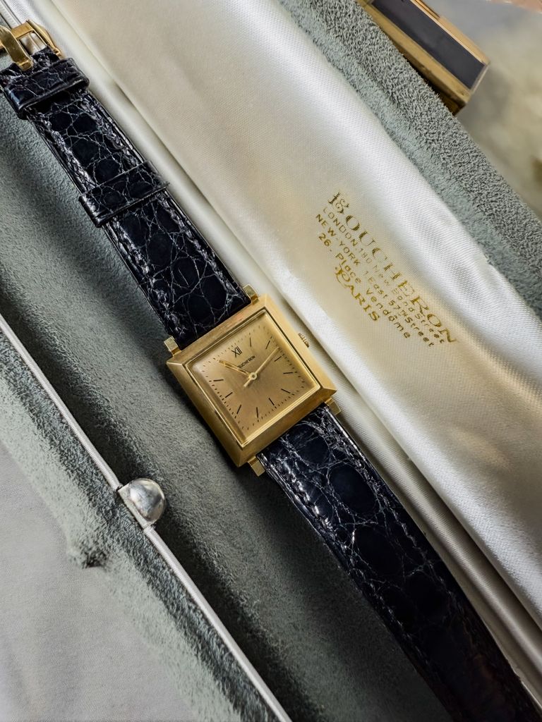Boucheron - Boucheron Carrée 18k Yellow Gold Unique Central Seconds
