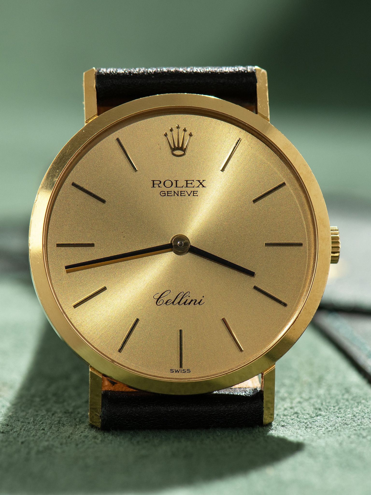 Rolex Cellini 18k WG のダイヤベゼルになります。 Rolex Cellini Ladies Watch Vintage Diamond Bezel 18k Yellow