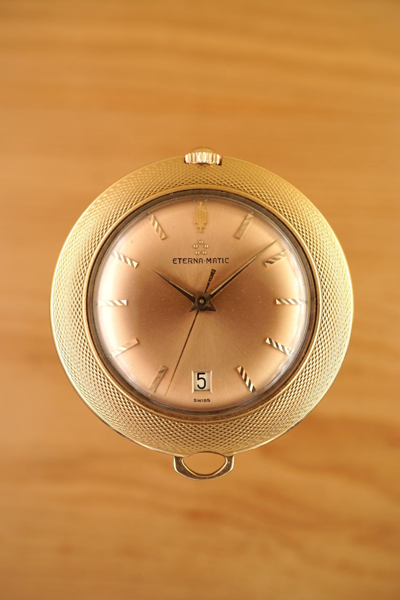 Eterna - Matic Golfer: Automatic for the Pocket, Salmon-Dial